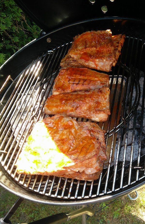 ripperl mit weber grill