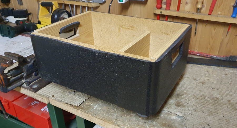 Coole fahrbare Elektriker-Box mit Schutzkanten